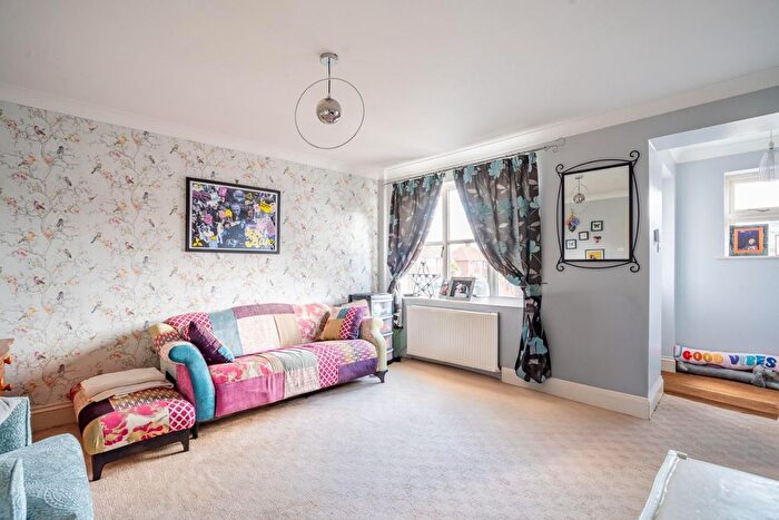 2 Bedroom Terraced House For Sale In Almsford Road, York, YO26