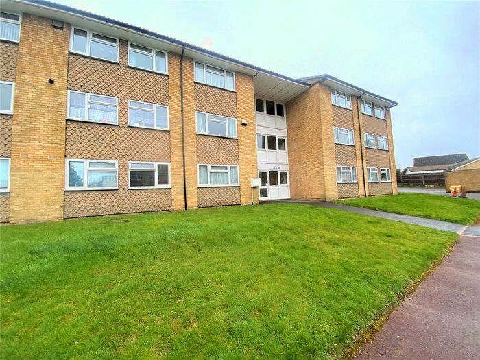 2 Bedroom Flat To Rent In Chenies Close, Tunbridge Wells, Kent, TN2