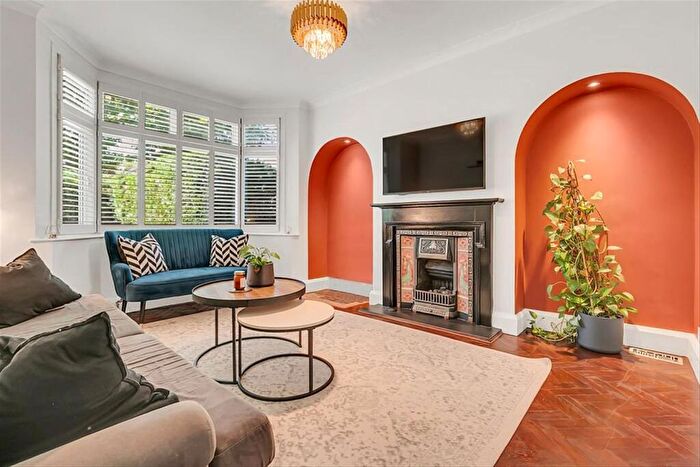 4 Bedroom Property To Rent In Sutherland Grove, Southfields, SW18