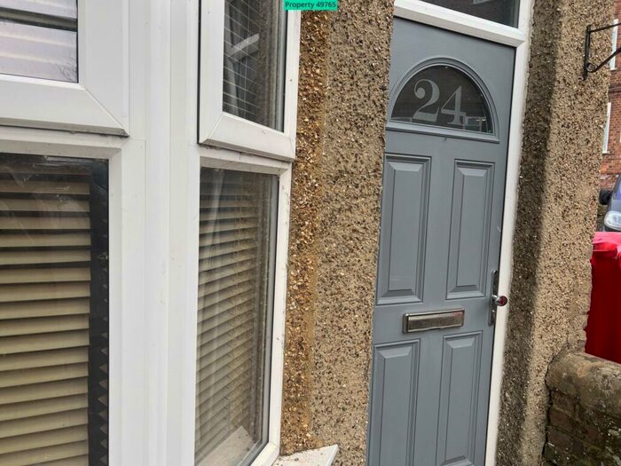 2 Bedroom End Of Terrace House To Rent In Franchise Street, Chesham, HP5