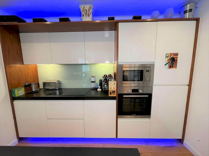 2 Bedroom Flat To Rent In Balham Grove, London, SW12