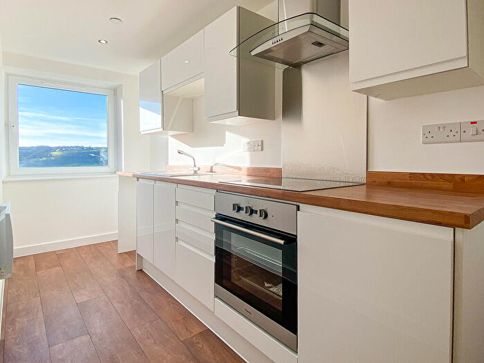 2 Bedroom Apartment To Rent In Wheatley Court, Halifax, West Yorkshire, HX2