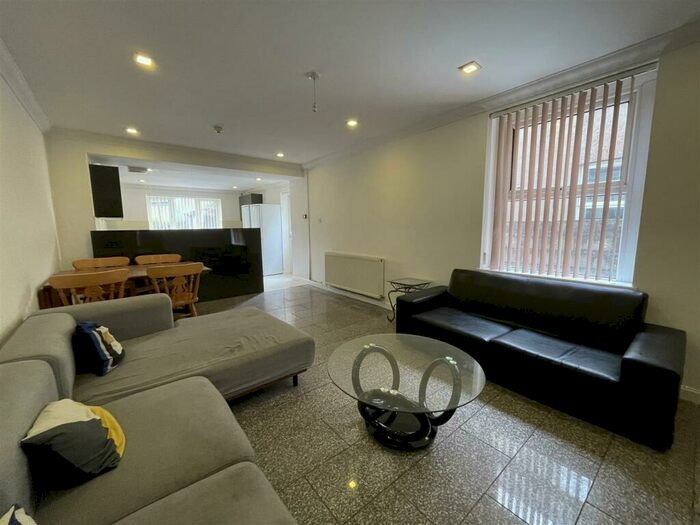 8 Bedroom Terraced House To Rent In Woodville Road, Cardiff, CF24