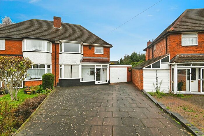 3 Bedroom Semi-Detached House For Sale In Twycross Grove, Birmingham, B36