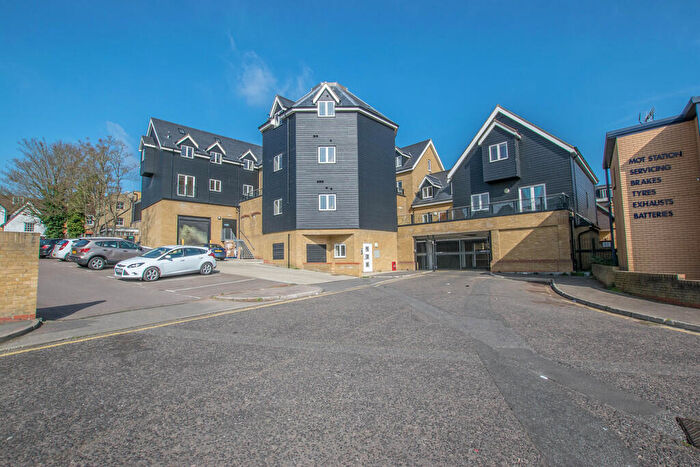 2 Bedroom Apartment To Rent In High Street, Hoddesdon, EN11