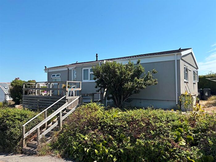 2 Bedroom Park Home For Sale In Hoburne Park, Swanage, BH19