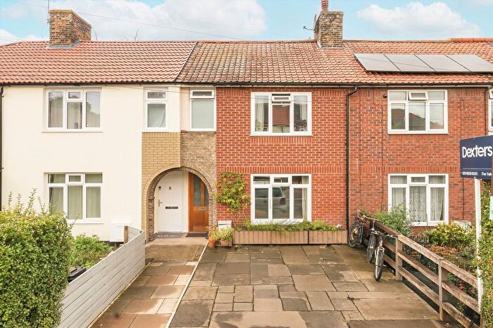 2 Bedroom Terraced House For Sale In Everdon Road, Barnes, SW13