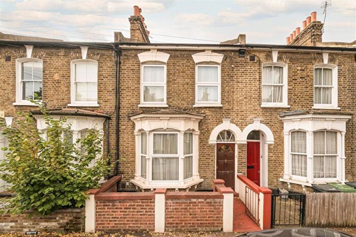 3 Bedroom House For Sale In Wrigglesworth Street, New Cross, SE14