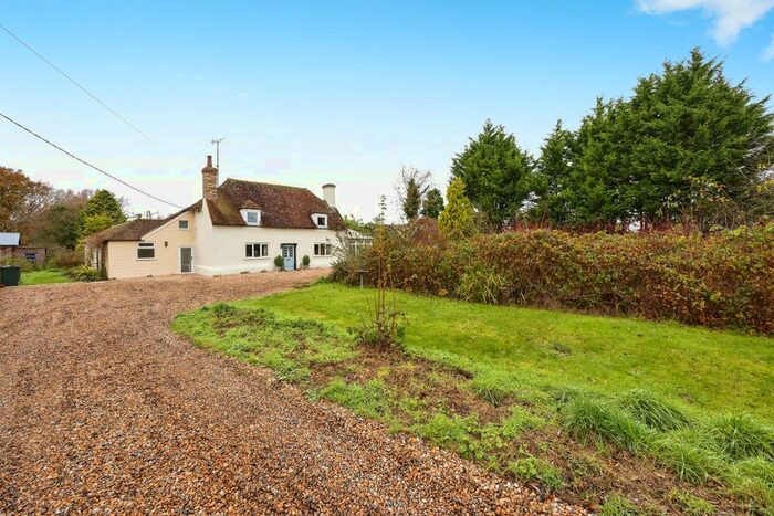 4 Bedroom Detached House For Sale In Willow Cottage, Callywell Lane, Aldington, Kent, TN25