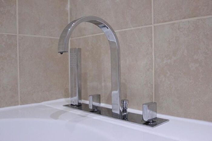1 Bedroom Flat To Rent In St. Annes Mount, Redhill, RH1