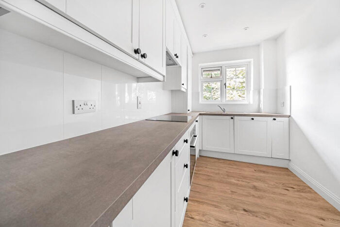 2 Bedroom Apartment To Rent In West Road, Maidenhead, Berkshire, SL6