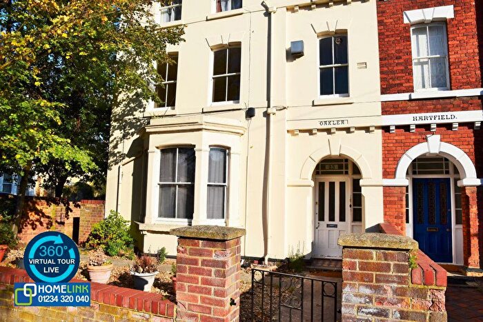 1 Bedroom Flat To Rent In Chaucer Road, Bedford, MK40