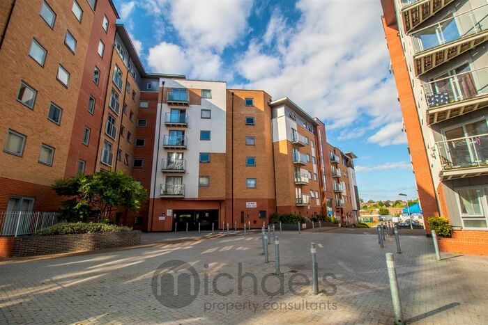 3 Bedroom Flat To Rent In Sail House, Ship Wharf, Colchester, CO2