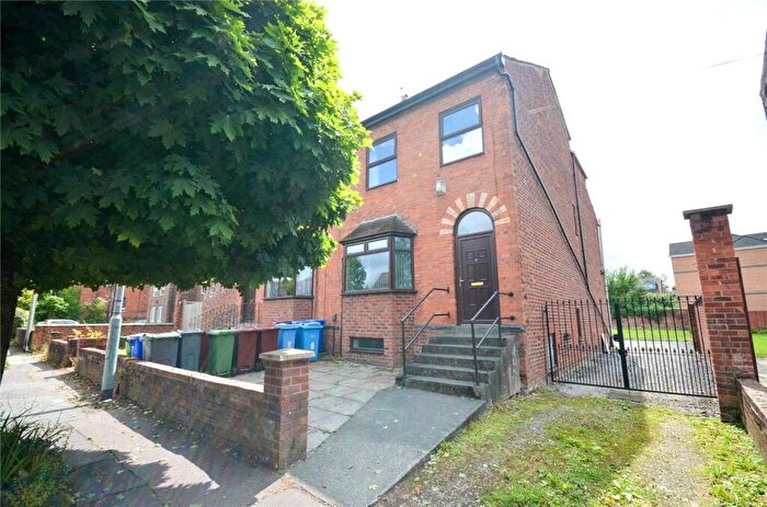 7 Bedroom Semi-Detached House To Rent In Brook Road, Fallowfield, Manchester, Manchester, M14