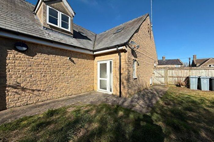 1 Bedroom Flat To Rent In Shipton Road, Chipping Norton, OX7