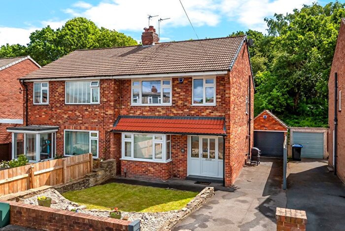 3 Bedroom Semi Detached House For Sale In Plompton Drive, Harrogate, North Yorkshire, HG2