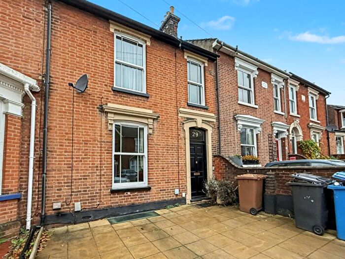3 Bedroom Terraced House For Sale In Warwick Road, Ipswich, IP4