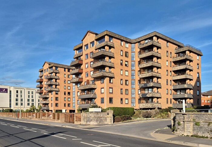 2 Bedroom Flat For Sale In Carlton Mansions South, Beach Road, Weston-Super-Mare, BS23