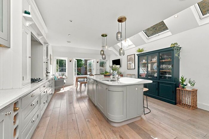 4 Bedroom Terraced House For Sale In Isis Street, Earlsfield, London, SW18