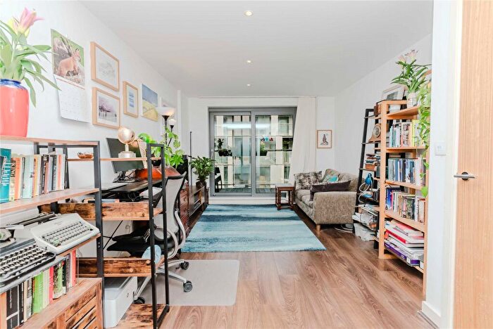 1 Bedroom Apartment For Sale In Royal Carriage Mews, Woolwich, SE18