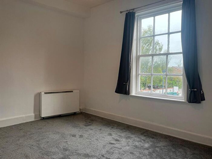 1 Bedroom Flat To Rent In Apartment, Holly House, YO10