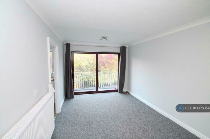 1 Bedroom Flat To Rent In Fleetwood Close, Croydon, CR0