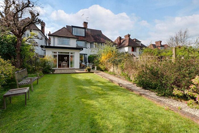 5 Bedroom Semi-Detached House For Sale In Dunstan Road, London, NW11