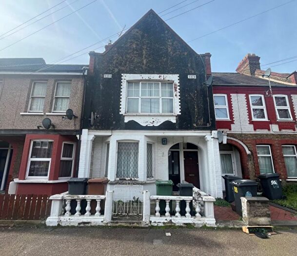 2 Bedroom Flat For Sale In Morieux Road, Leyton, London, E10