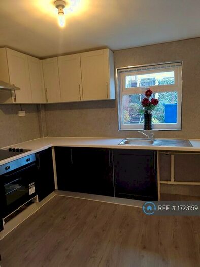 4 Bedroom End Of Terrace House To Rent In Burnstones, Newcastle Upon Tyne, NE5