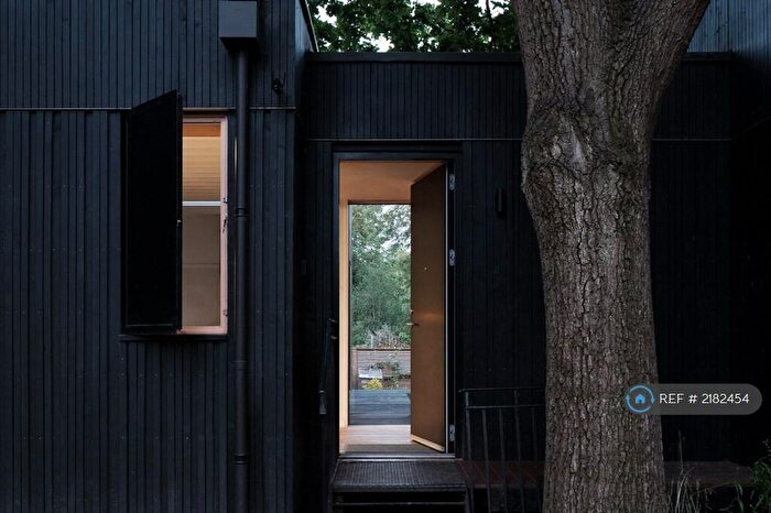 2 Bedroom Detached House To Rent In London, London, SE3