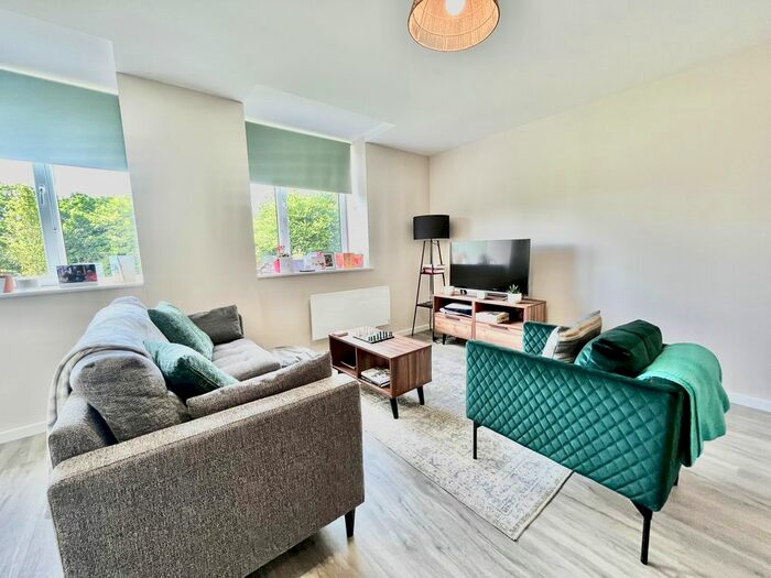 2 Bedroom Flat To Rent In Goodiers Drive, Salford, M5