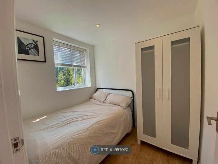 2 Bedroom Flat To Rent In Seven Sisters Road, London, N7