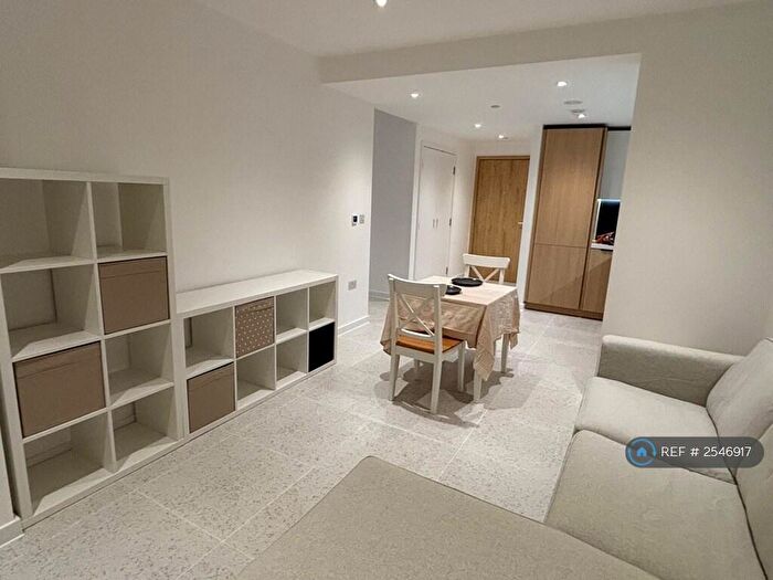 1 Bedroom Flat To Rent In Bouchon Point, London, E1