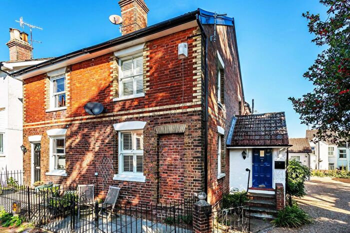 2 Bedroom End Of Terrace House For Sale In Culverden Square, Tunbridge Wells, TN4