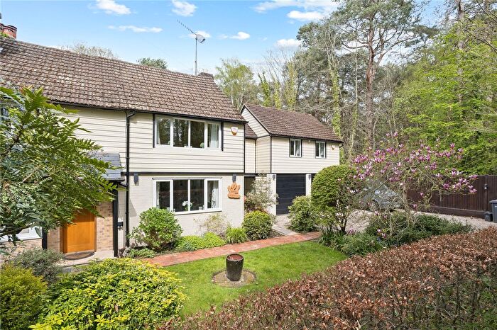 4 Bedroom Semi Detached House For Sale In Elm Corner, Ockham, Woking, Surrey, GU23