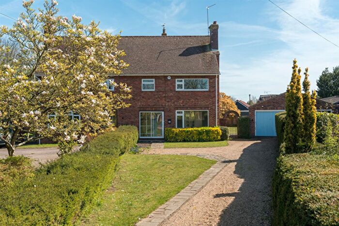 3 Bedroom Semi Detached House For Sale In Westgate Close, Norwich, NR2