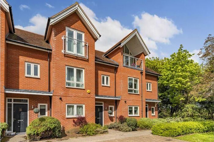 4 Bedroom Town House To Rent In Cholsey Meadows, Wallingford, OX10