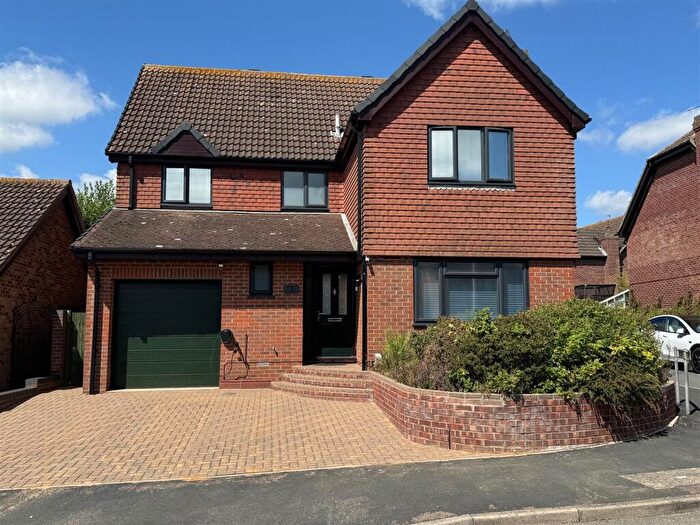 4 Bedroom Detached House For Sale In Prince Of Wales Road, Caister-On-Sea, NR30
