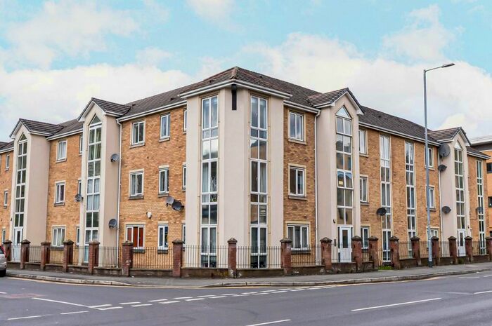 2 Bedroom Apartment To Rent In Old Birley Street, Hulme, Manchester, M15