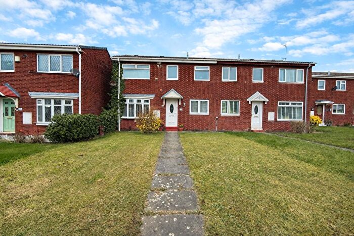 3 Bedroom Semi Detached House For Sale In Hallfield Close, Sunderland, SR3