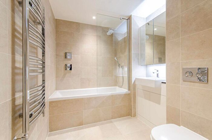 1 Bedroom Flat To Rent In Three Colts Lane, Bethnal Green, London, E2