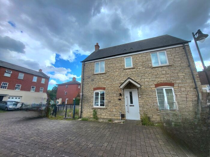 3 Bedroom Semi-Detached House To Rent In Gaveller Road, Swindon, SN25