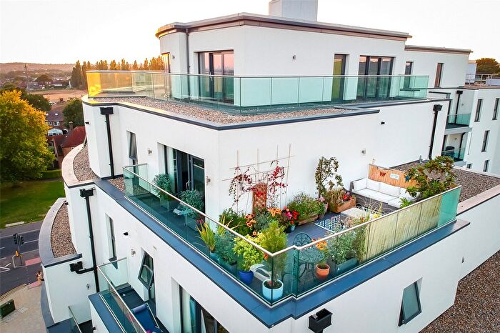 2 Bedroom Flat For Sale In The Broadway, Loughton, Essex, IG10