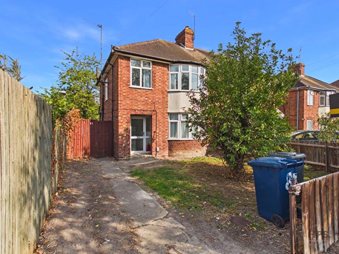 4 Bedroom Semi-Detached House To Rent In Radegund Road, Cambridge, CB1