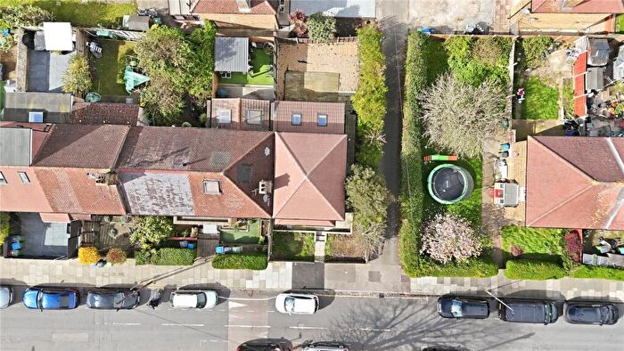 3 Bedroom Detached House To Rent In Highcombe, London, SE7