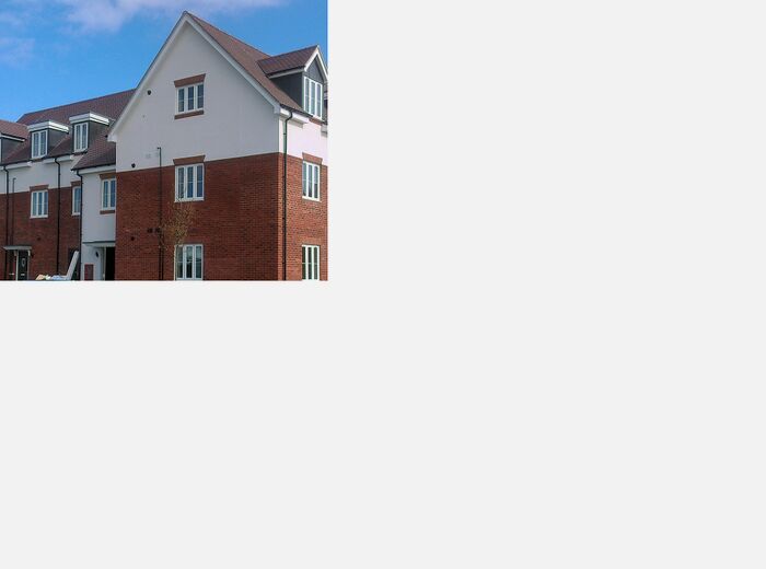 2 Bedroom Flat To Rent In Halifax Green, Haddenham, HP17