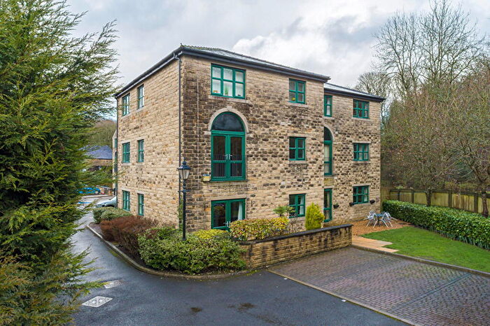 2 Bedroom Apartment For Sale In Village Manor, High Street, Uppermill, OL3