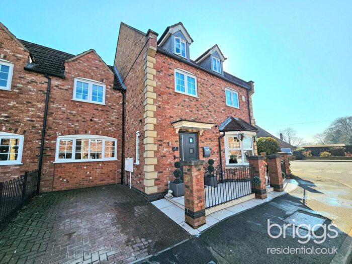 5 Bedroom Semi-Detached House For Sale In Oak Square, Crowland, Market Deeping, PE6