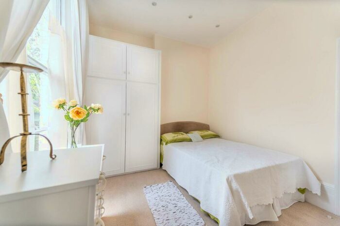 1 Bedroom Flat To Rent In Clifton Hill, St John's Wood, London, NW8