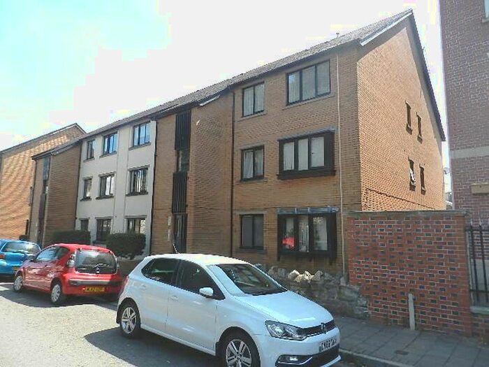 1 Bedroom Flat To Rent In Richmond Court St Peters Street, Cardiff, CF24